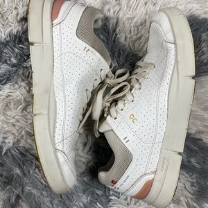 On Cloud The Roger Centre Court Sneakers Women’s size 9.5 3WD30241188 Used